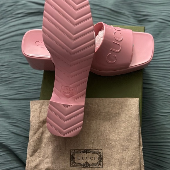 Gucci Rubber Logo Womens Platform Slide Sandals Size 38 (US 8) - Picture 6 of 9